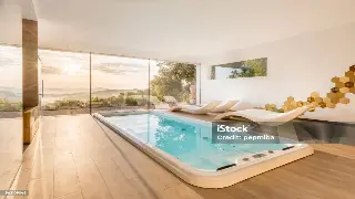 苗疆秘方：解密贵州山地按摩，指尖上的古老治愈术 poster